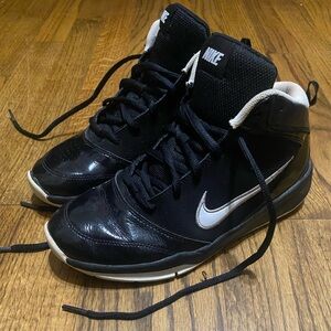 Nike Team Hustle Sneakers